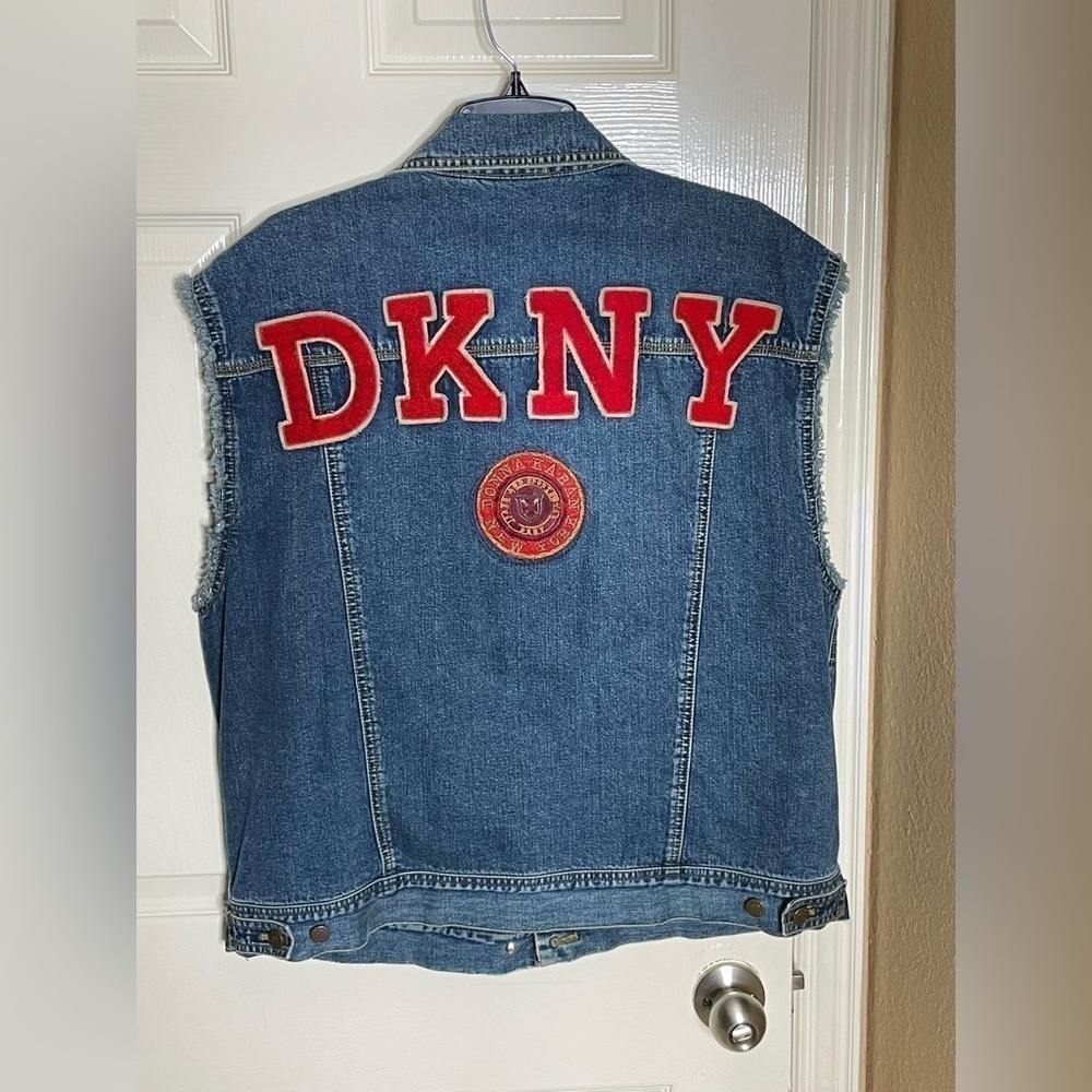 VINTAGE 92’ designer Donna Karan NY unique denim Felt Letterman vest Size 12 - Picture 9 of 12